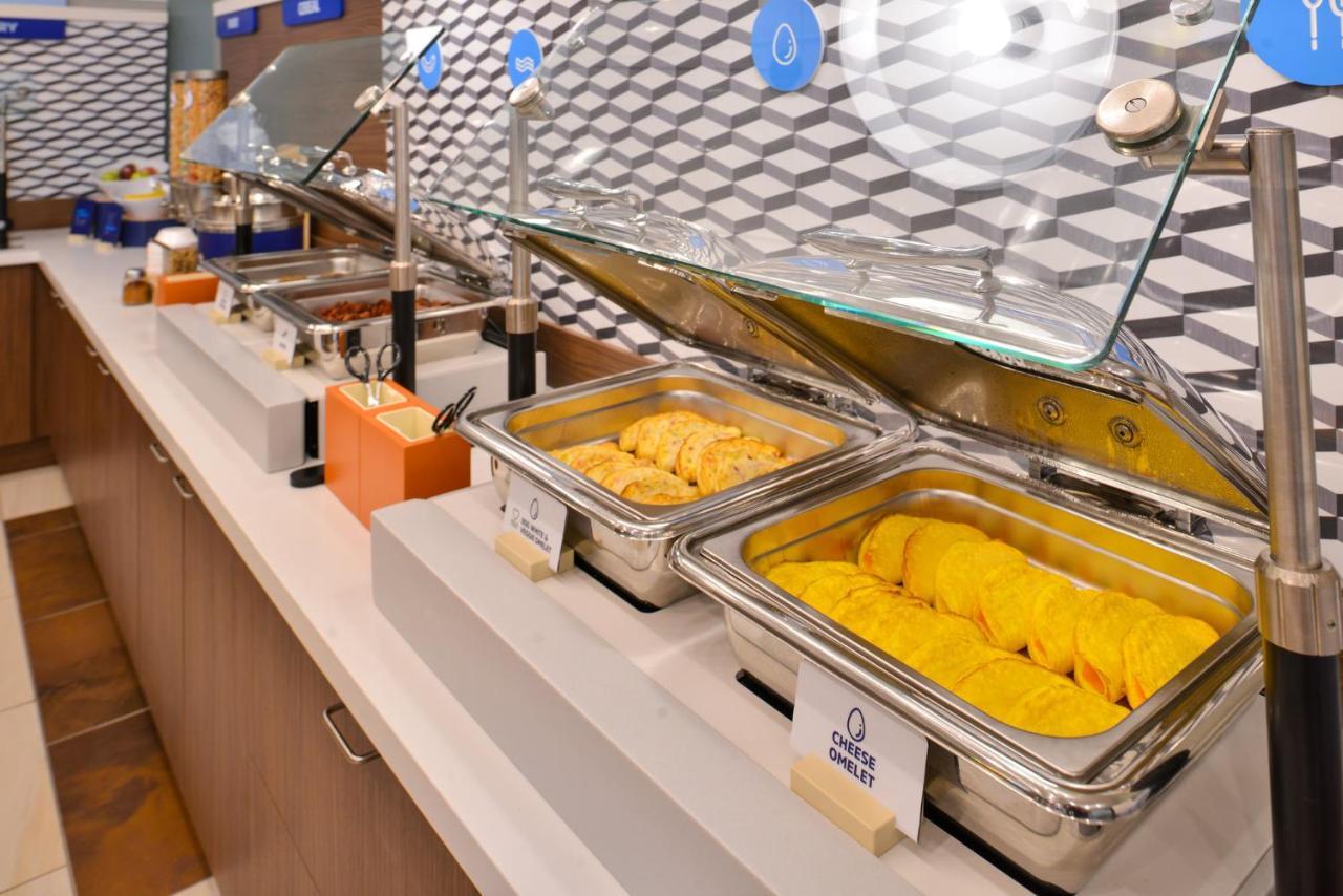 Holiday Inn Express & Suites Muskegon - Grand Haven By Ihg Bagian luar foto