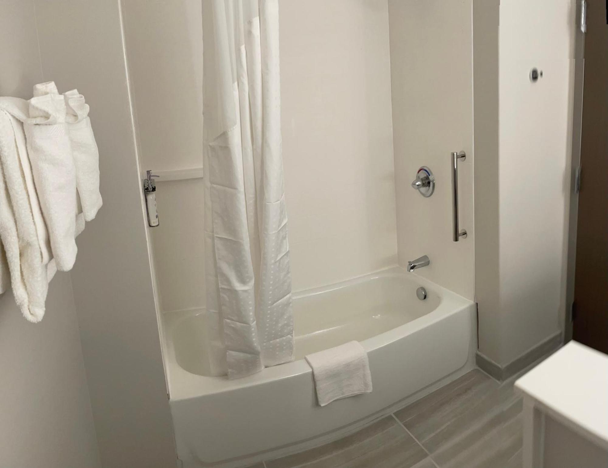 Holiday Inn Express & Suites Muskegon - Grand Haven By Ihg Bagian luar foto